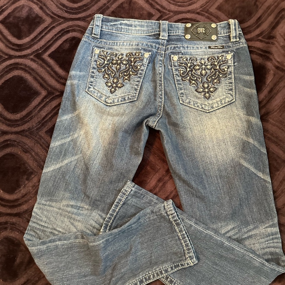 Women’s Miss Me Mid-Rise Skinny Jeans with embellishments size 28